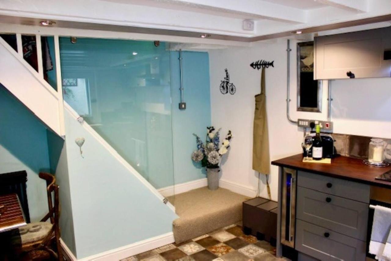 Boutique Fisherman'S Grade II Listed Cottage 스카버러 외부 사진